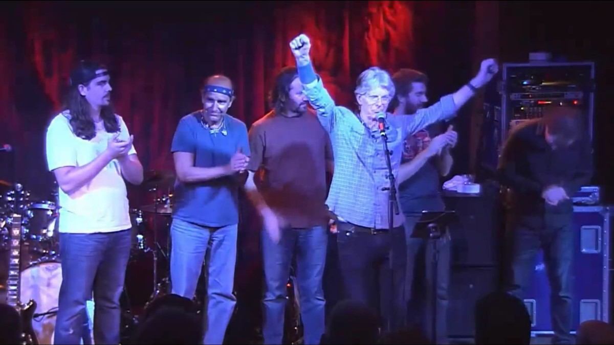 Phil Lesh & Friends Pay Tribute To Grateful Dead 1980 At Terrapin Crossroads
