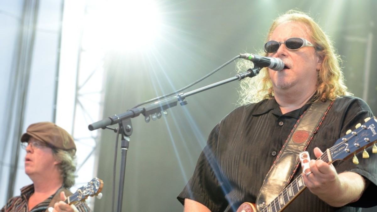 Warren Haynes & Railroad Earth Tackle 'Blue Sky'
