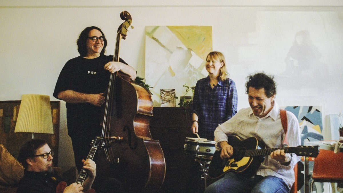 Yo La Tengo's New Album 'Stuff Like That There' Available Early