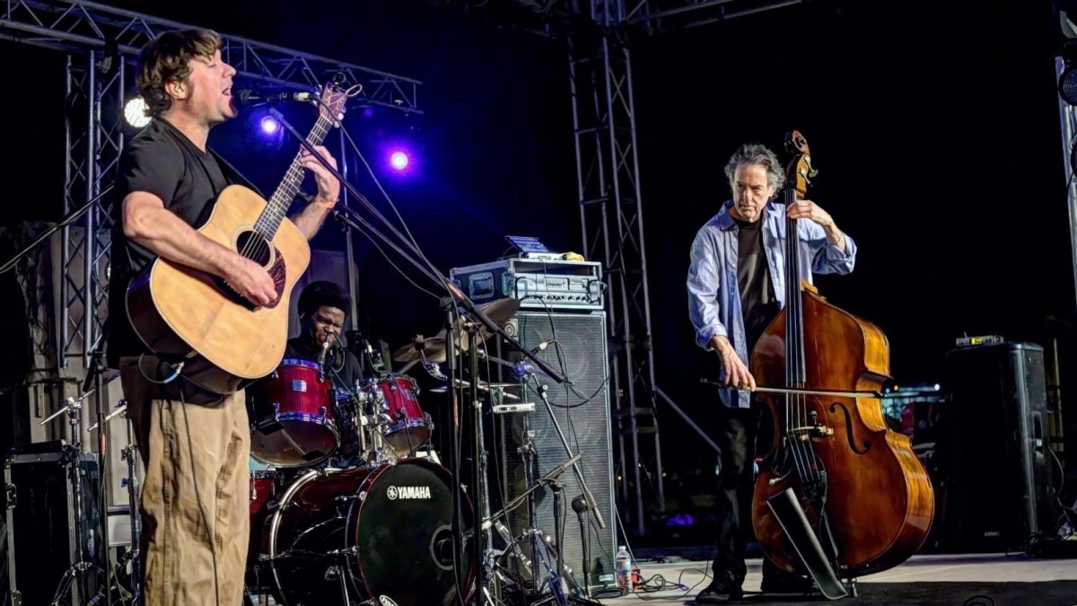 Keller Williams Trio Shares 'The Drop'