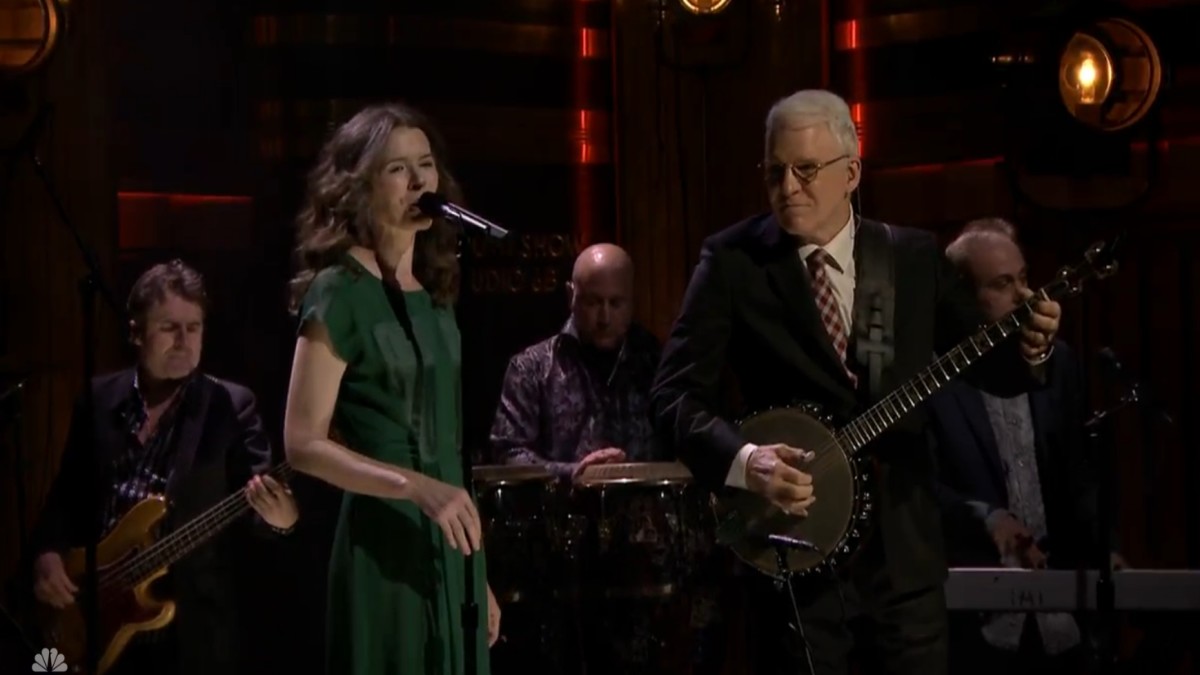 Steve Martin & Edie Brickell Appear On 'The Tonight Show'