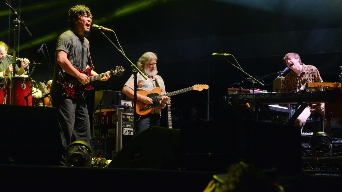 Mash-Up: The String Cheese Incident Meets 'Soul Train'