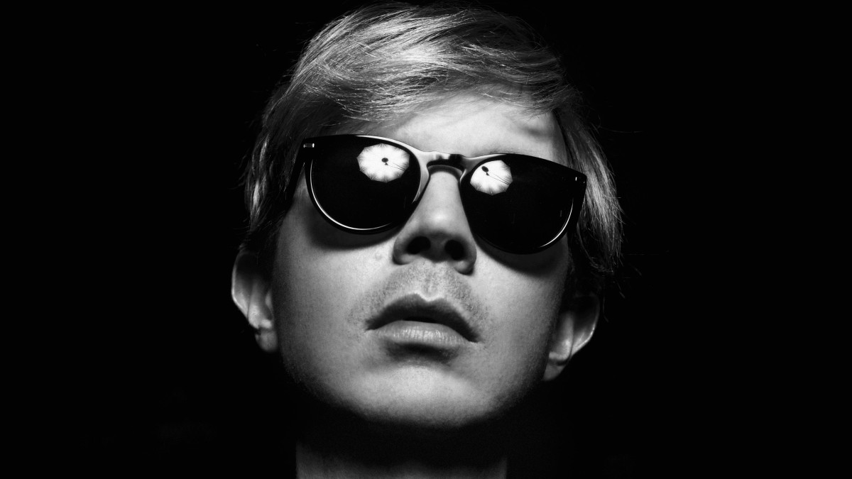 Beck Unveils New Single 'Wow'