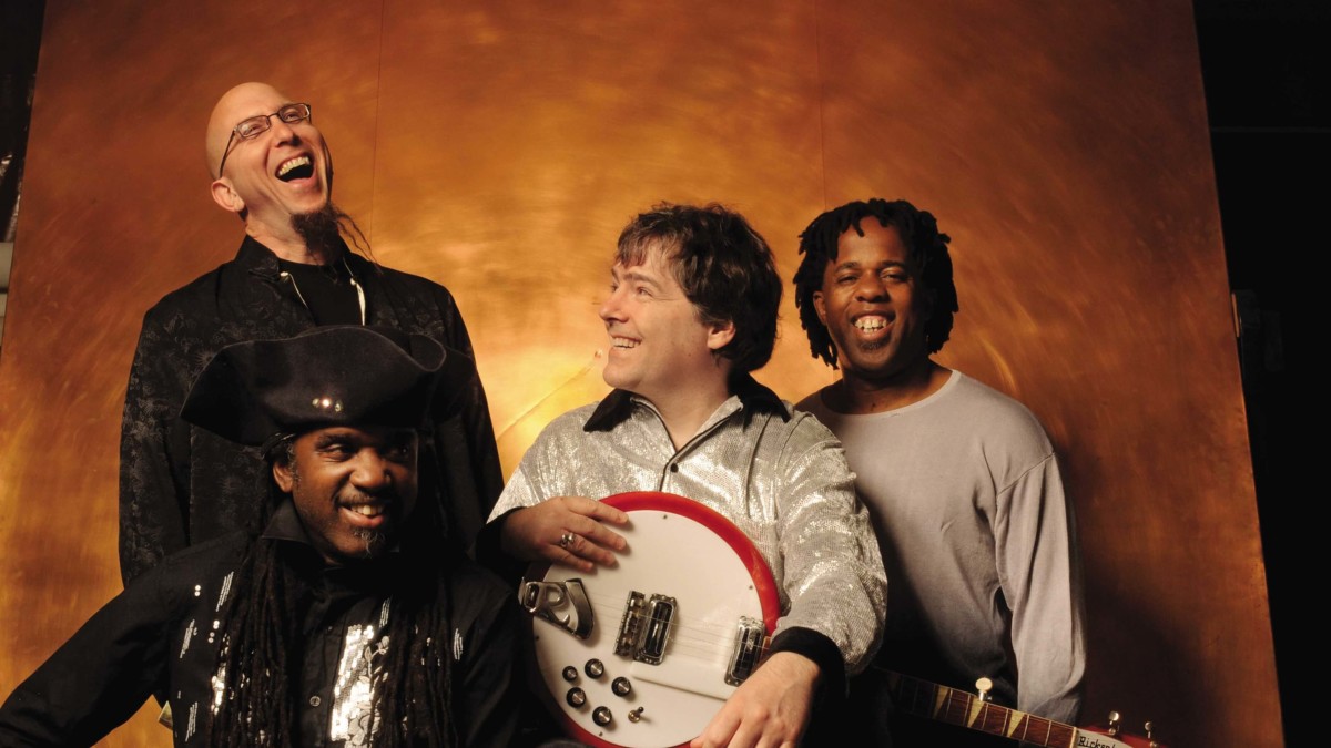 Bela Fleck & The Flecktones Welcome David Grisman In San Francisco On This Date In 2003
