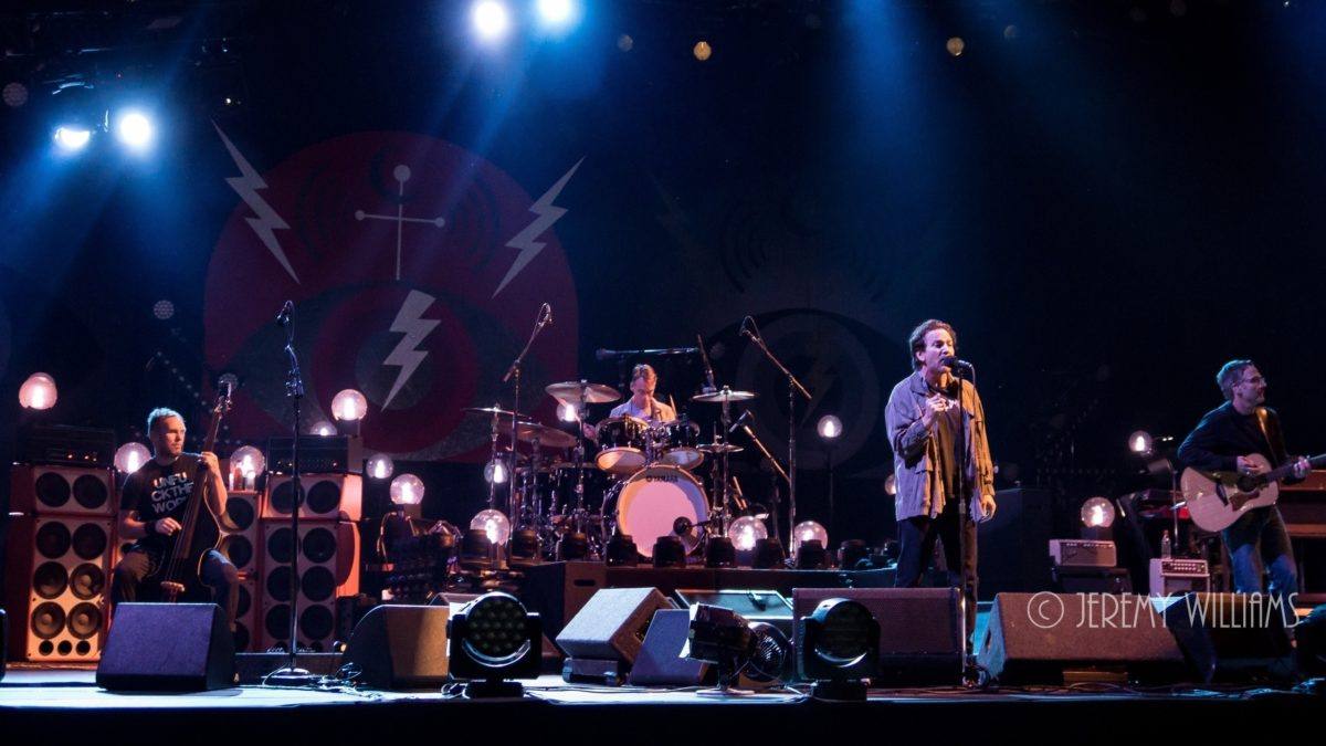 Pearl Jam Debuts 'Comfortably Numb' In Brazil