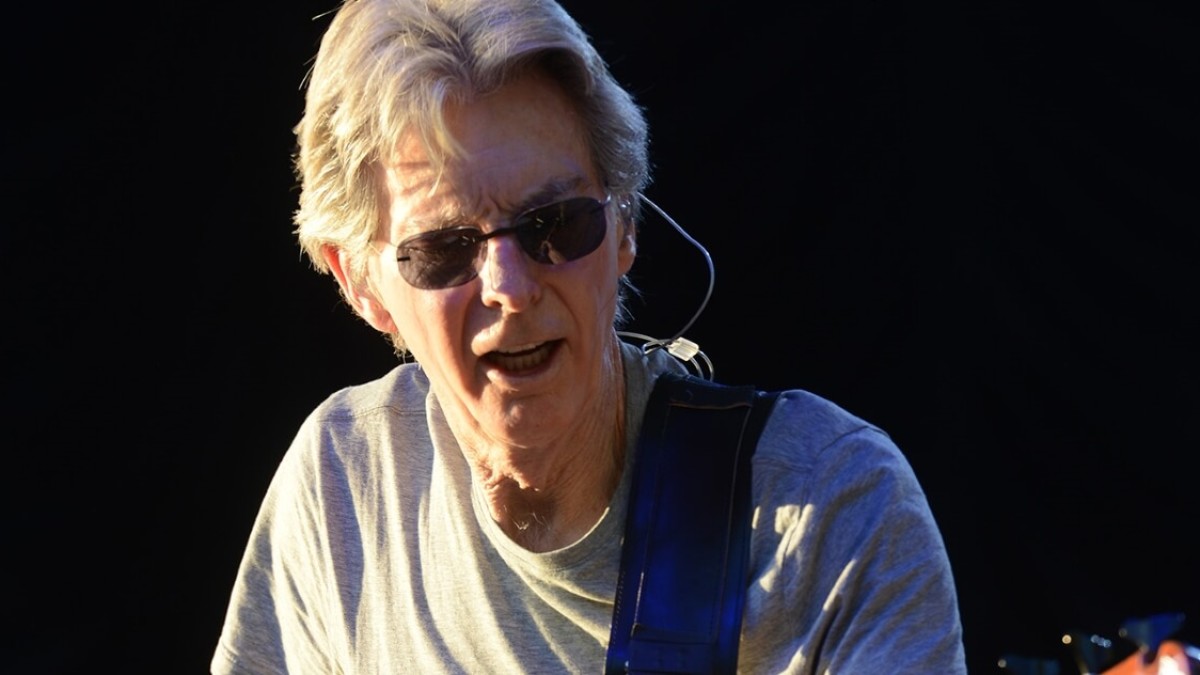 Phil Lesh & Friends Pay Tribute To 1982 Grateful Dead