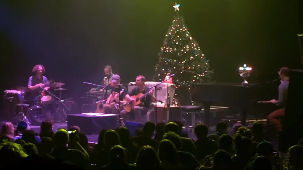 Brendan Bayliss & Jake Cinninger Present Annual Holiday Show