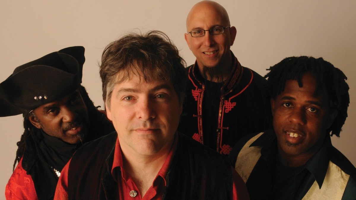 Watch Béla Fleck & The Flecktones Perform ‘Big Country’ At Winterhawk Bluegrass Festival In 1998