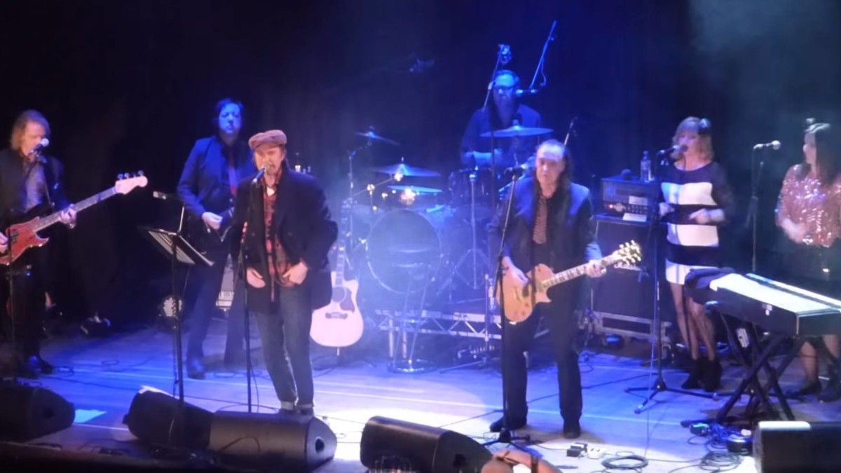 The Kinks Ray & Dave Davies Share Stage In London