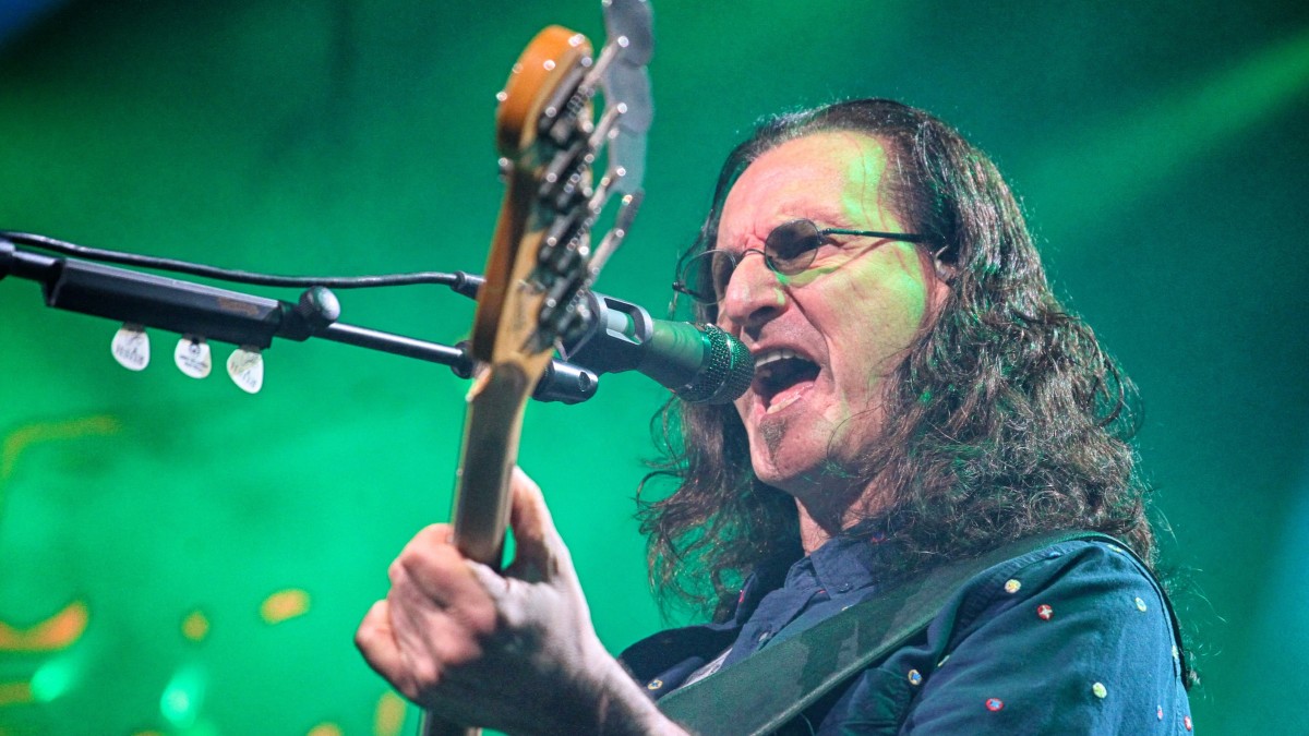 Happy Birthday Geddy Lee: Performing Live With Rush In 2011
