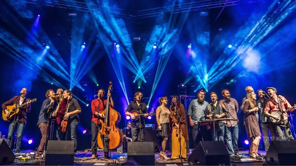 Photos & Audio: The Infamous Stringdusters Welcome Guests In Denver