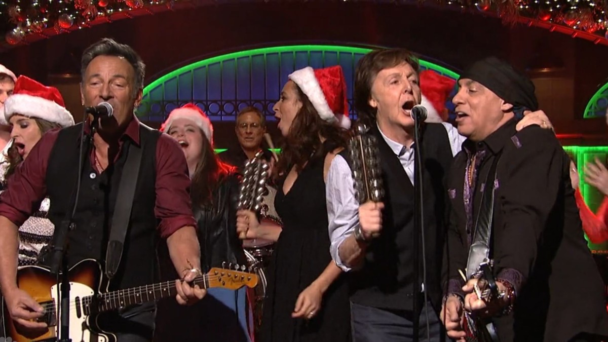 Paul McCartney Joins Bruce Springsteen On 'SNL'