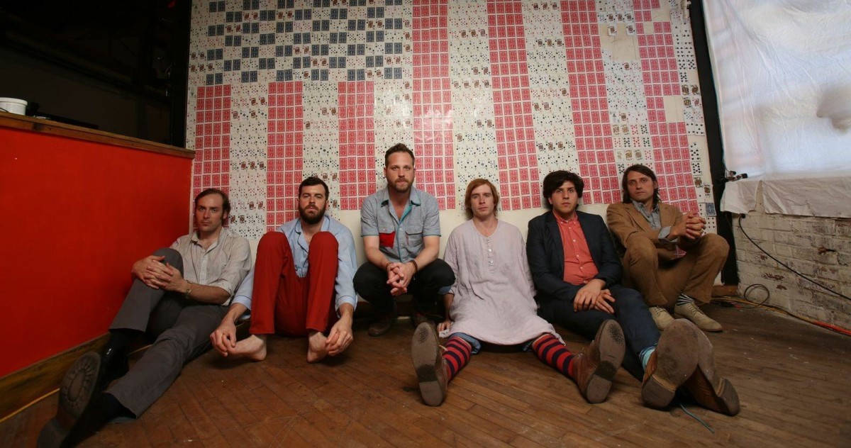 Dr. Dog Press Nicky Devine Crop