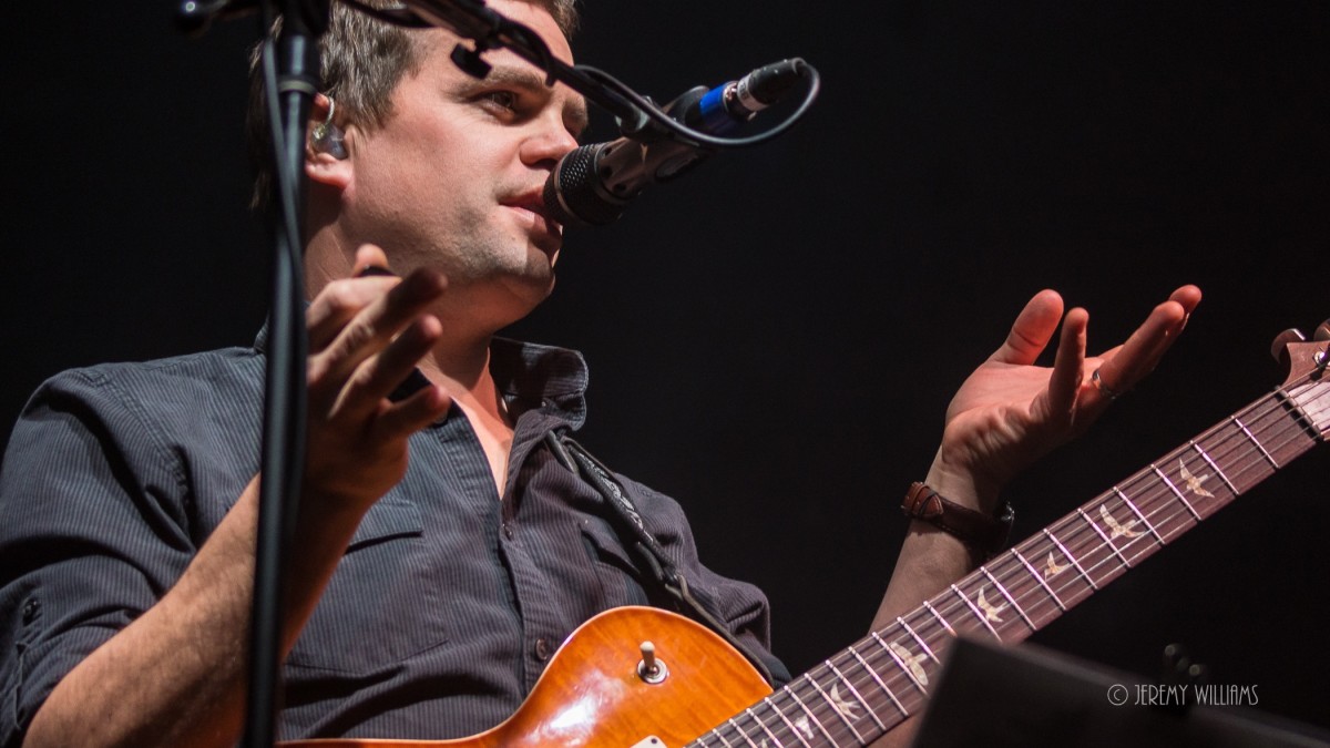 Umphrey's McGee Plays All-Improv Set & Honors Jerry In Madison