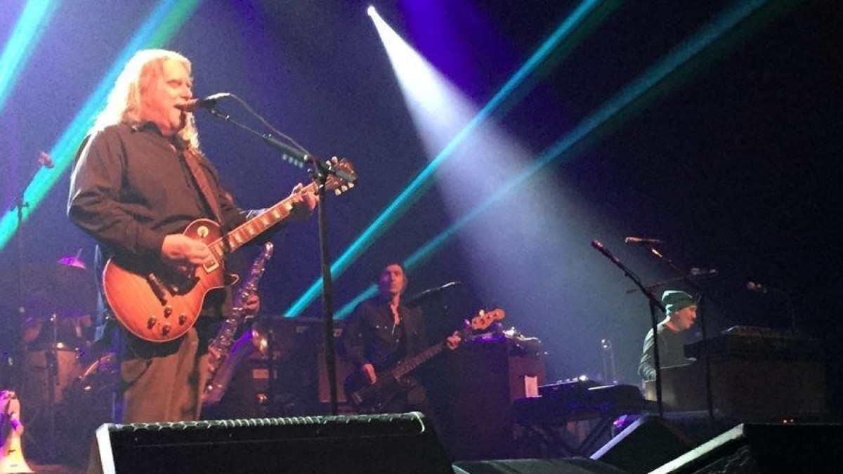 Gov't Mule Welcomes Ron Holloway & Paul Ill In Philadelphia