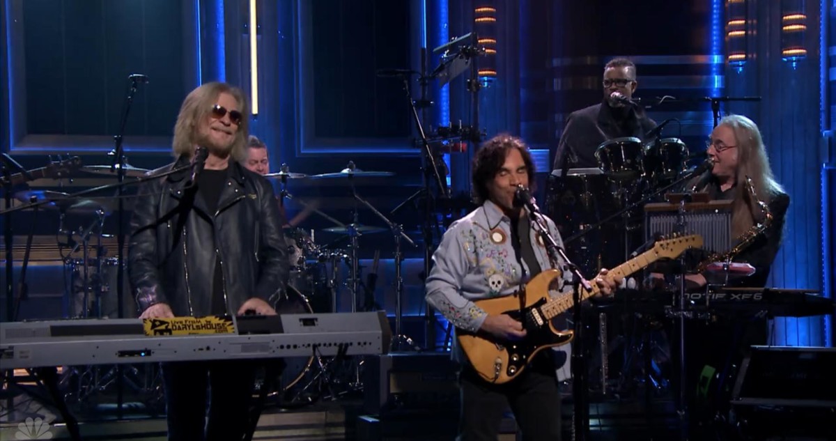 Hall & Oates Fallon Screengrab Crop