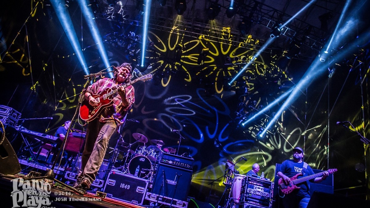 Photos & Setlist: Widespread Panic Continues Panic En La Playa In Mexico
