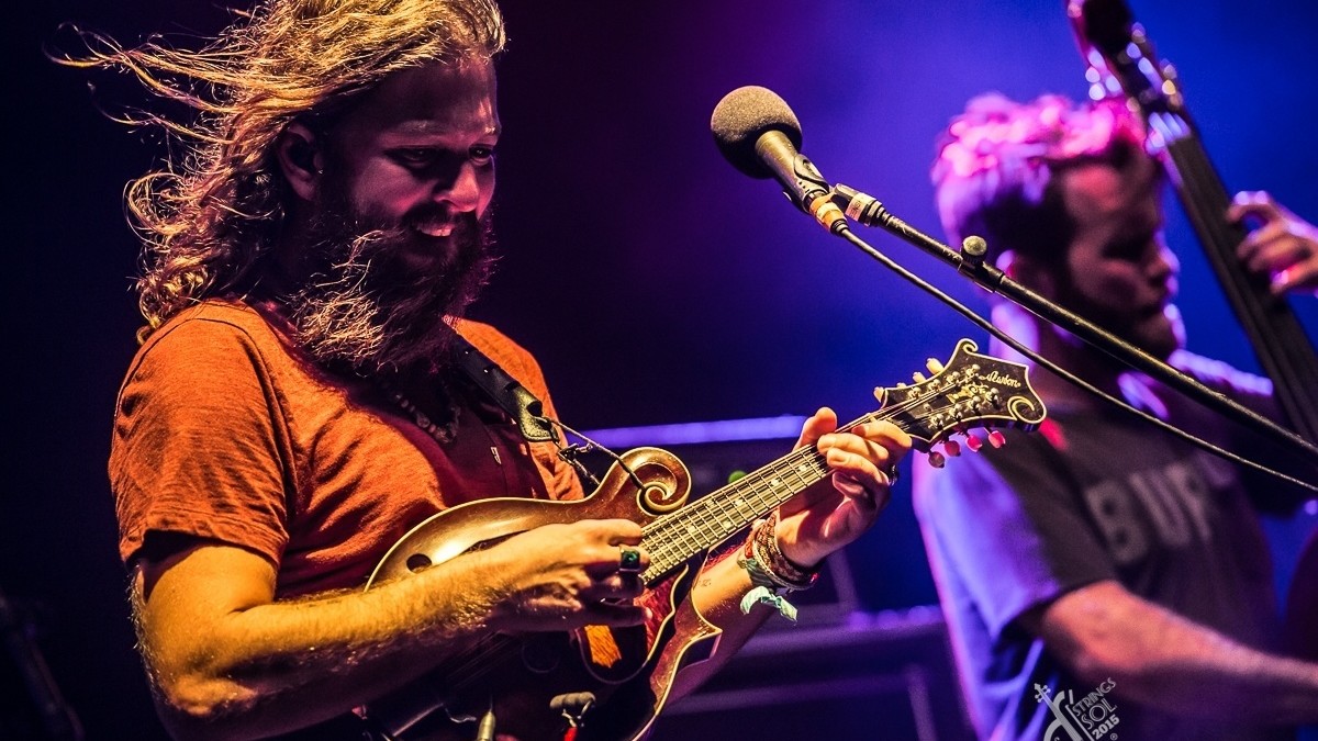 Pro-Shot: Greensky Bluegrass & Guests Perform 'Demons' at Strings & Sol