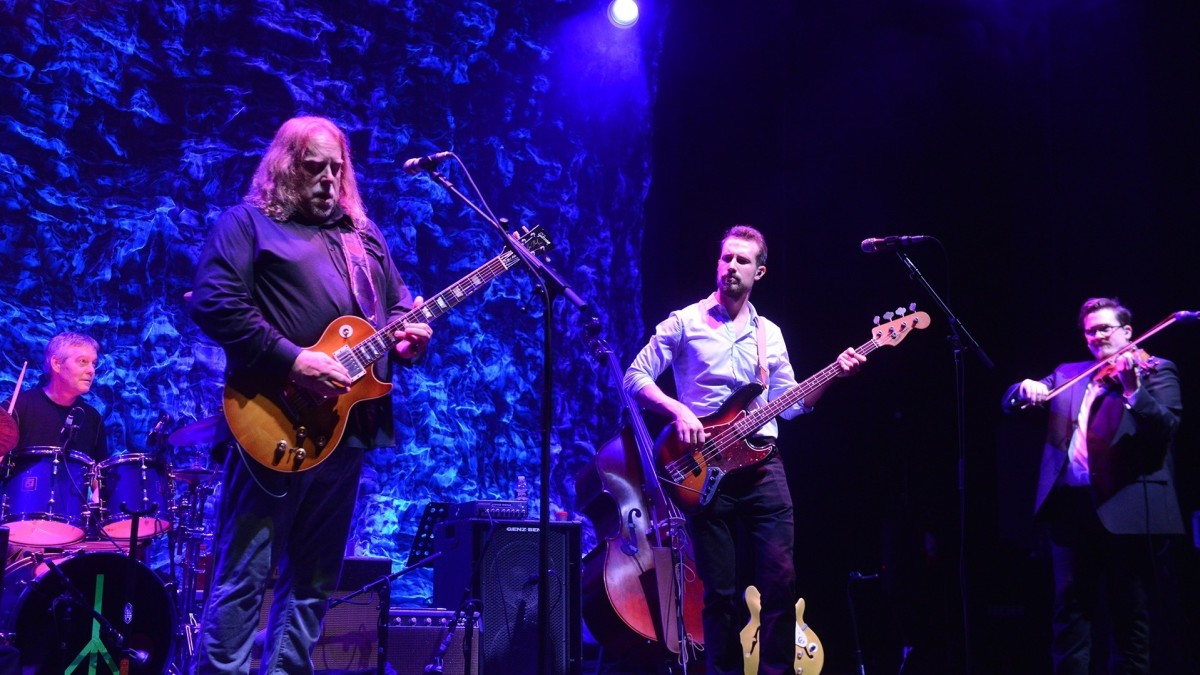 Gordie Johnson Joins Warren Haynes And Ashes & Dust Band In Austin