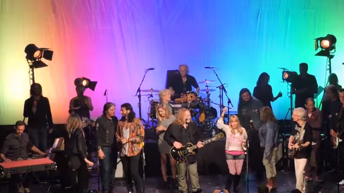 The Doors' Robby Krieger & John Densmore Share Stage For First Time In 15 Years