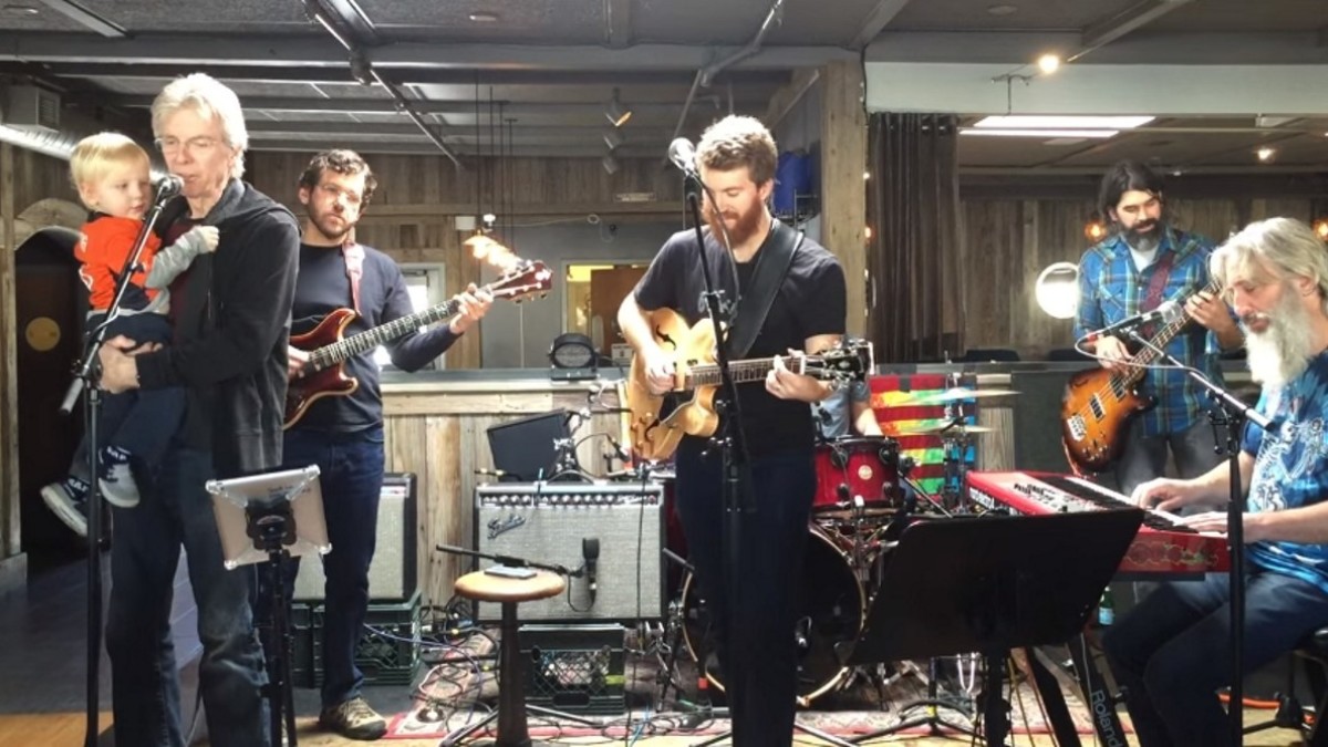 Phil Lesh Brings Grandson Levon Up For Performance Of 'Ripple'