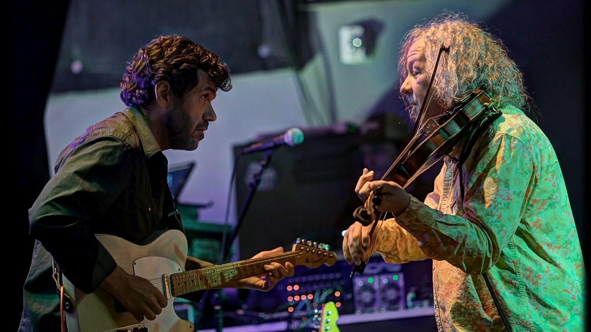 Photos: Railroad Earth Welcomes Scott Pemberton & Scott Law In Portland