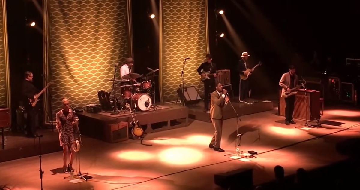 Leon Bridges Toronto Screengrab Crop