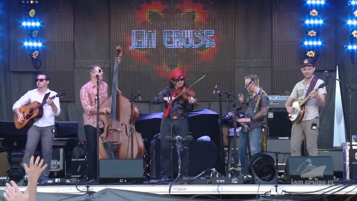 Pro-Shot: The Infamous Stringdusters Cover Phish Aboard Jam Cruise 14