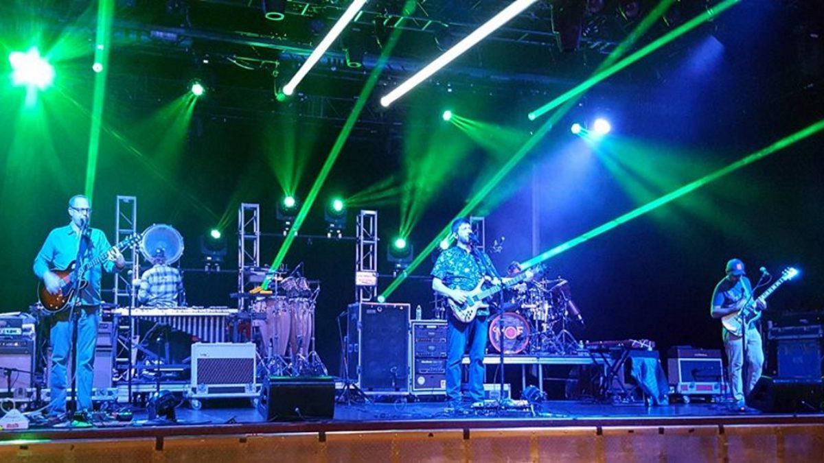 moe. Busts Out Steely Dan Cover In New York City
