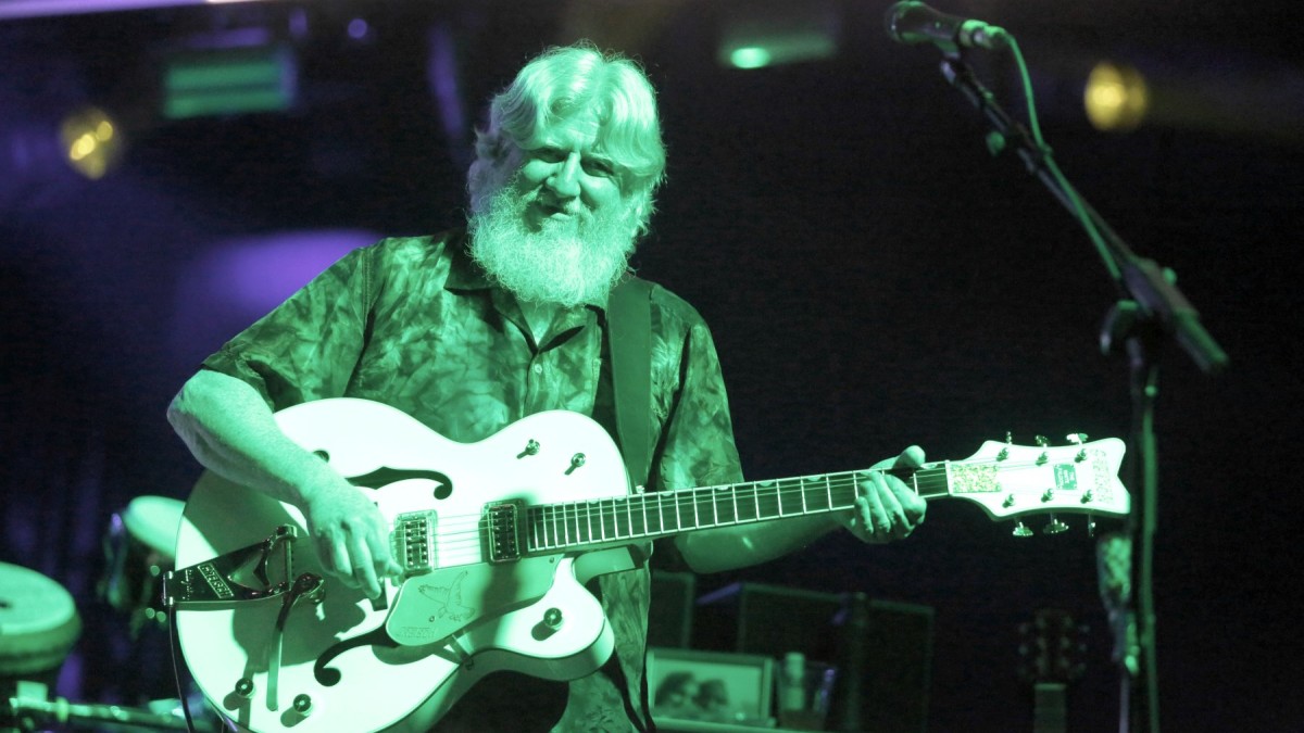 The String Cheese Incident Cover Bee Gees, Croce, Stones & More In San Diego