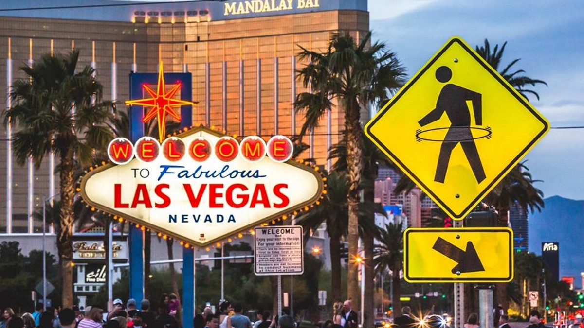 The String Cheese Incident Plays Special Acoustic Set In Las Vegas
