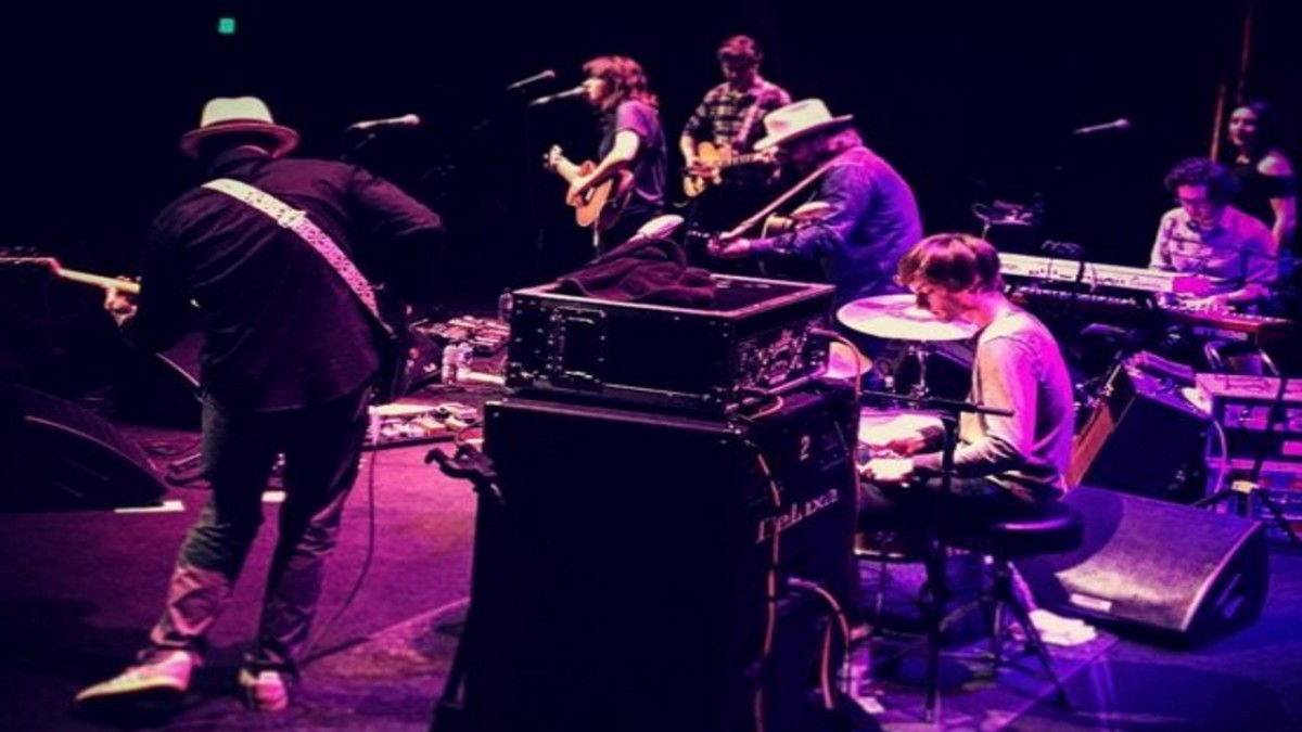 Tweedy Covers David Bowie With Courtney Barnett In Melbourne
