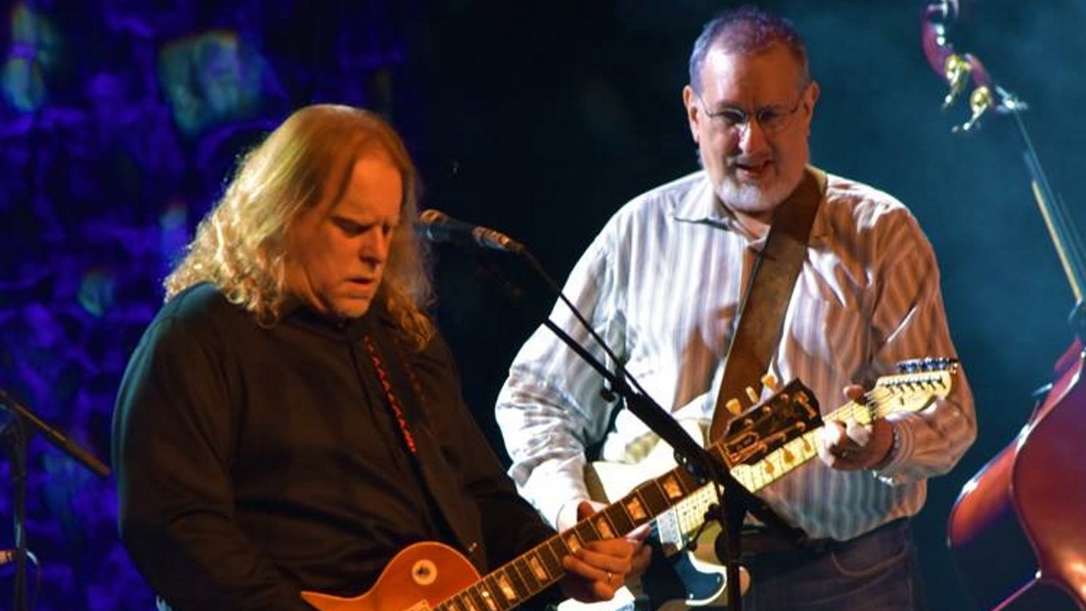Warren Haynes And Ashes & Dust Band Welcomes David Bromberg In Wilmington