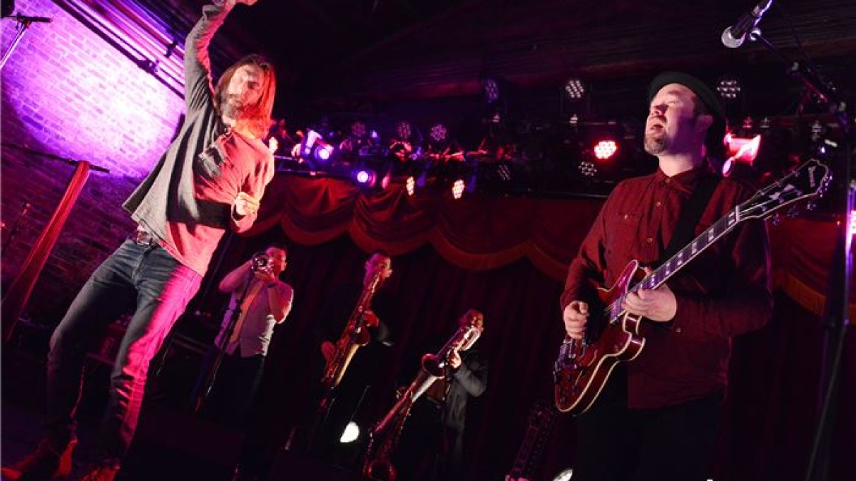 Soulive & Chris Robinson Perform Black Crowes Classic