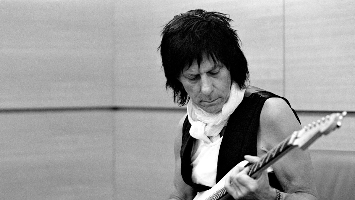 Warren Haynes, Jimmy Page, Rod Stewart & Many Others Honor Jeff Beck