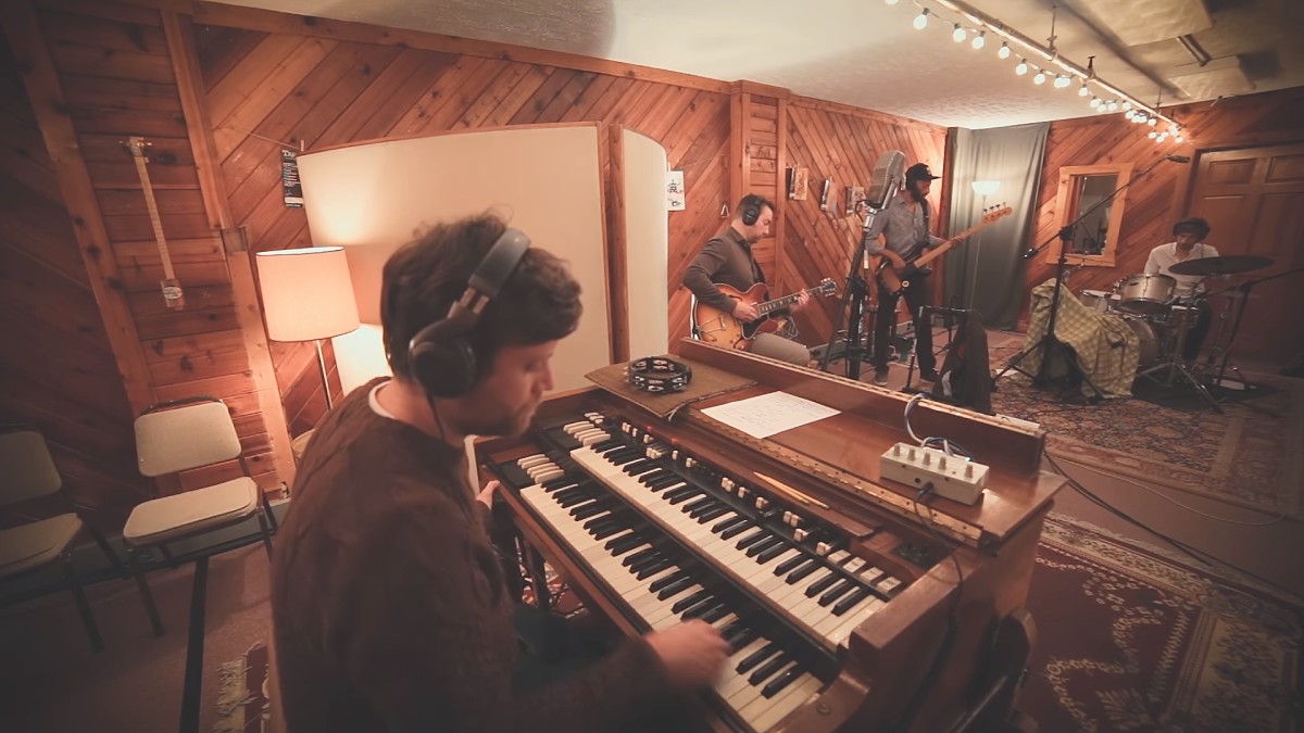 The New Mastersounds Share ‘In The Middle’ Live In Studio Video