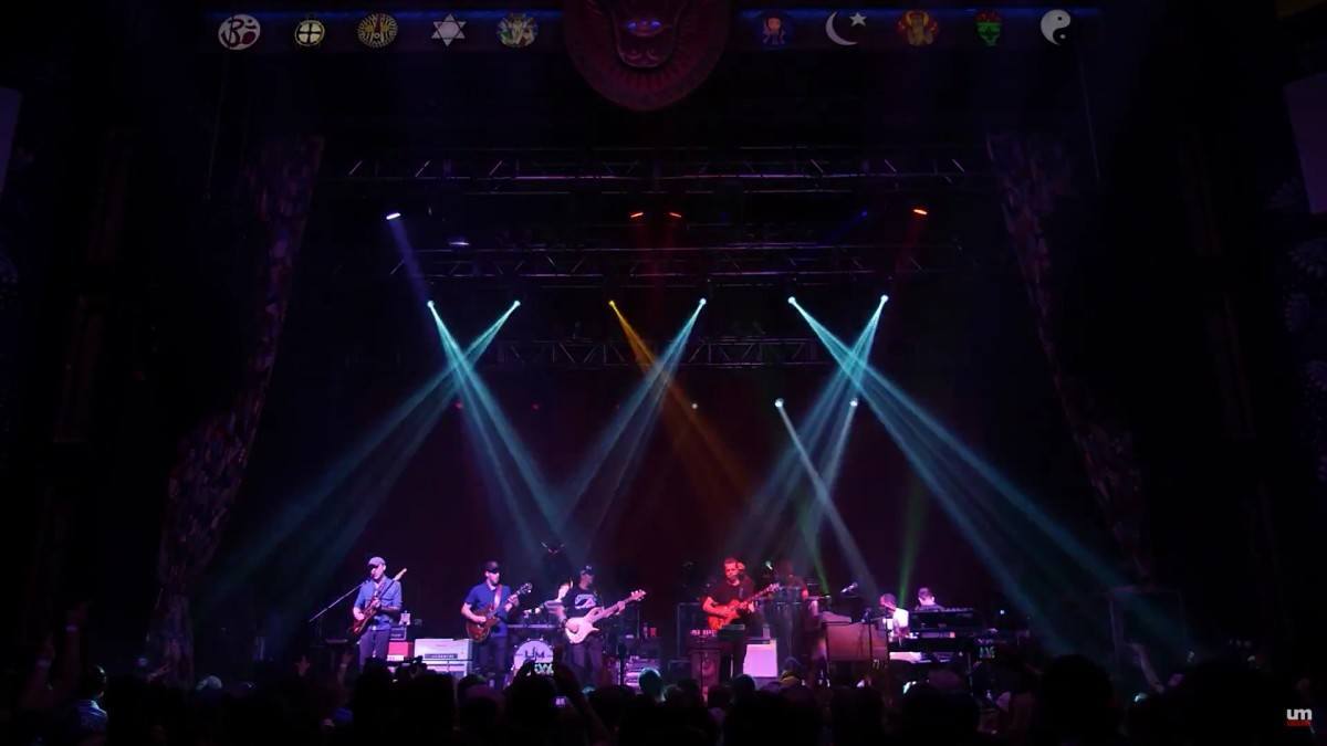 Pro-Shot Video: TAUK Teams With Umphrey’s McGee On ‘Booth Love’ In Dallas