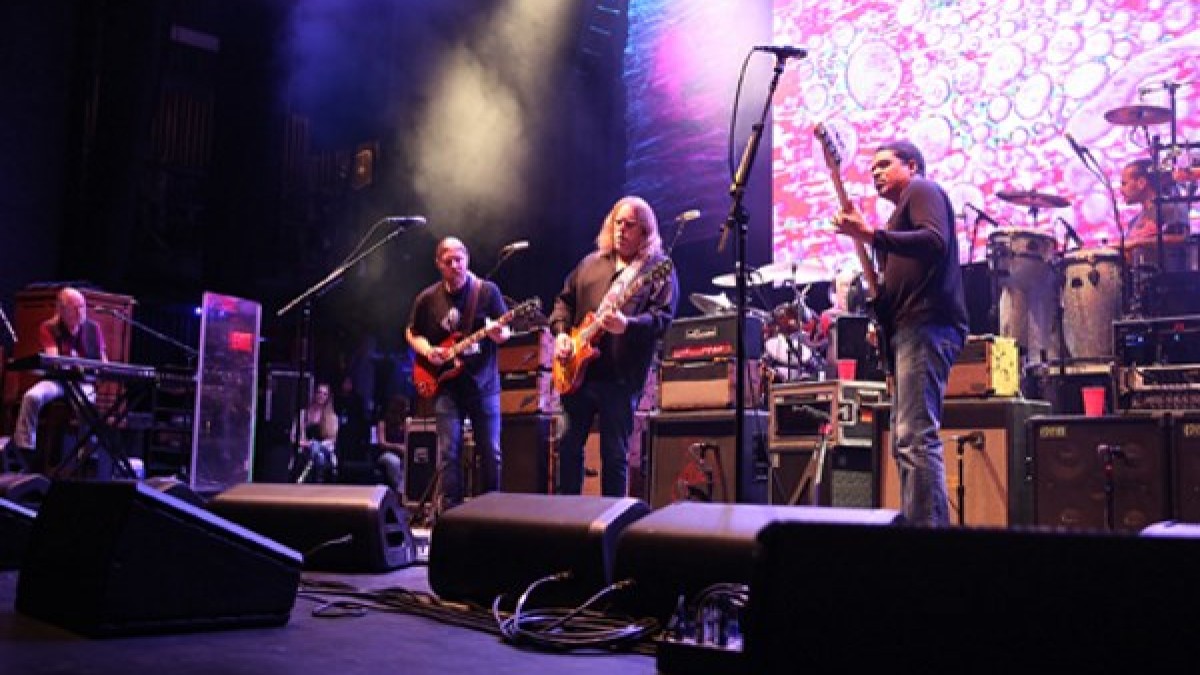 Allman Brothers Band Pay Tribute To Jack Bruce At Beacon