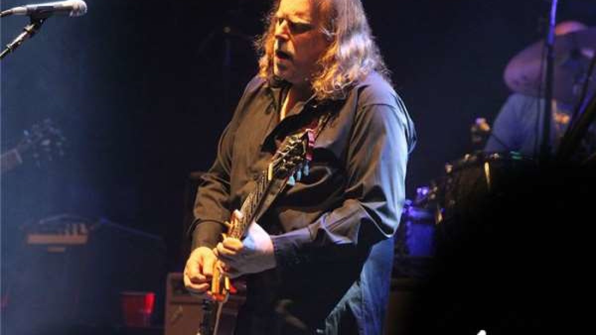 Allmans Call Upon Many Guests For Gregg-Less Show
