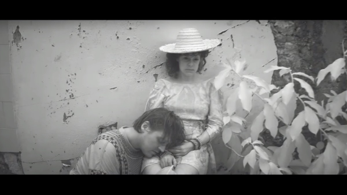 Video | Arcade Fire - Porno From The Reflektor Tapes