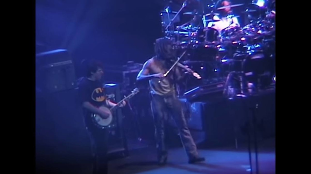 Sunday Cinema | Dave Matthews Band & Bela Fleck