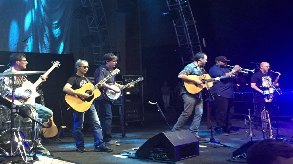 Bela Fleck Guests With Dave Matthews Band At SPAC