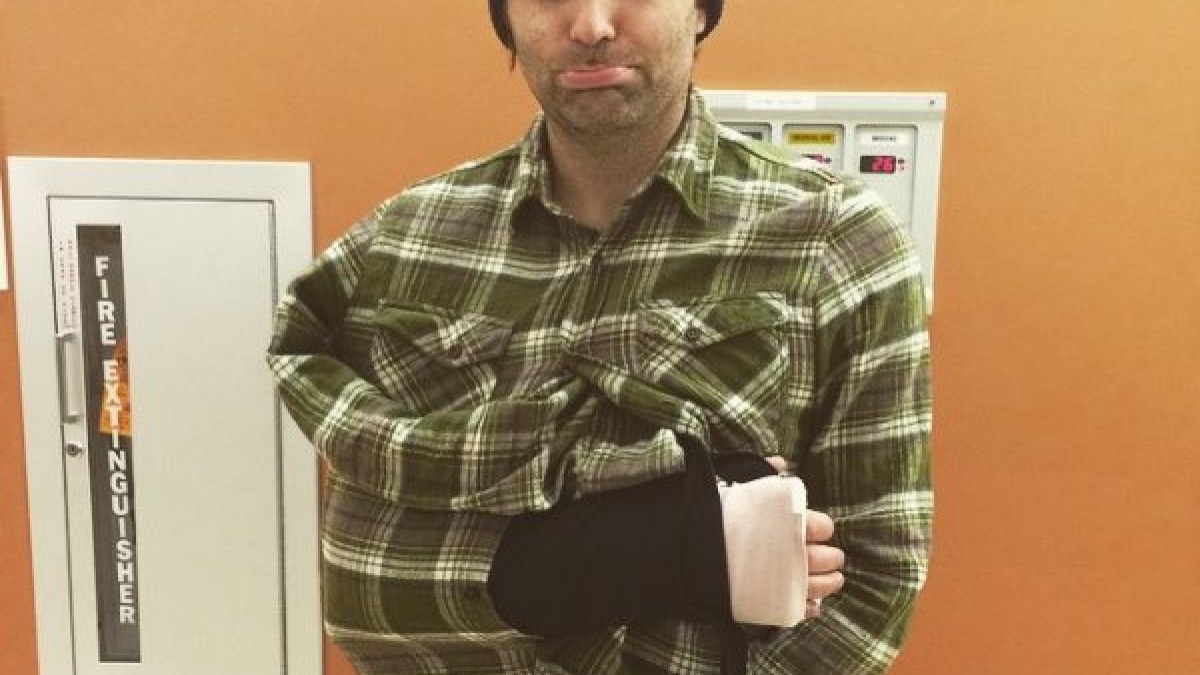 Broken Wrist Leads To Guests For Ben Gibbard Performance
