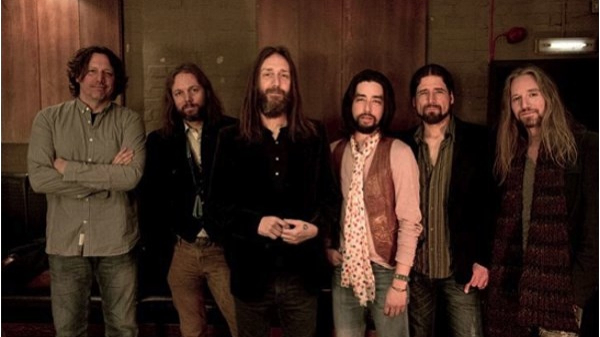 Chris Robinson Discusses Black Crowes Breakup On HuffPost Live