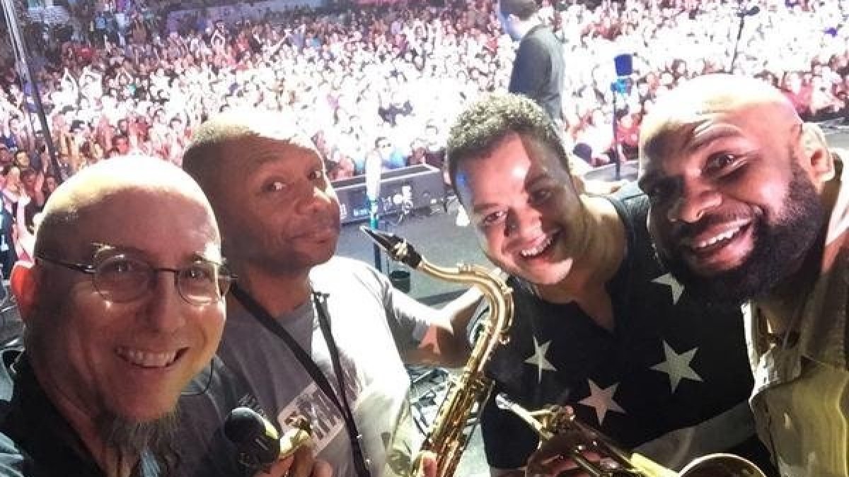 Guests & Debuts For Dave Matthews Band In Hartford