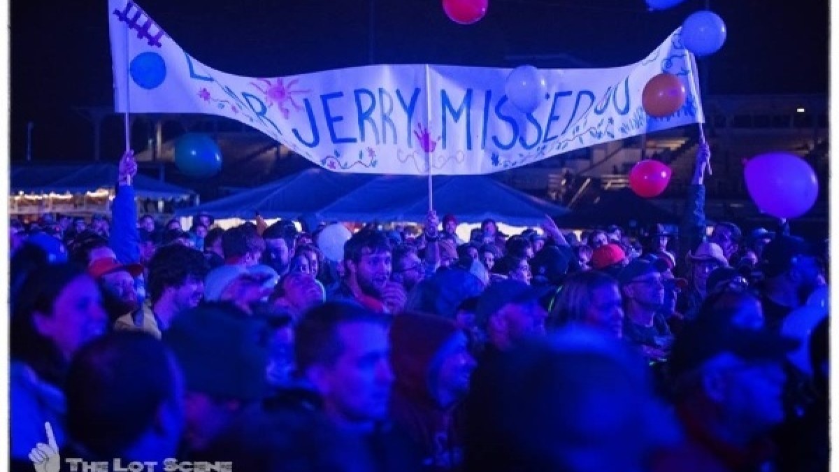 Greensky Bluegrass Covers Eyes Of The World At DelFest