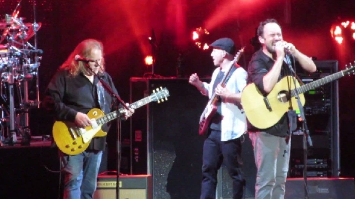 Warren Haynes Guests With Dave Matthews Band In Holmdel