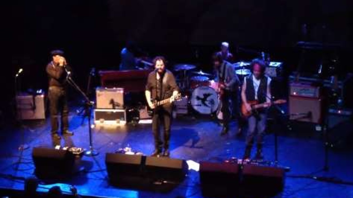 Drive-By Truckers Cover Rolling Stones In Chicago
