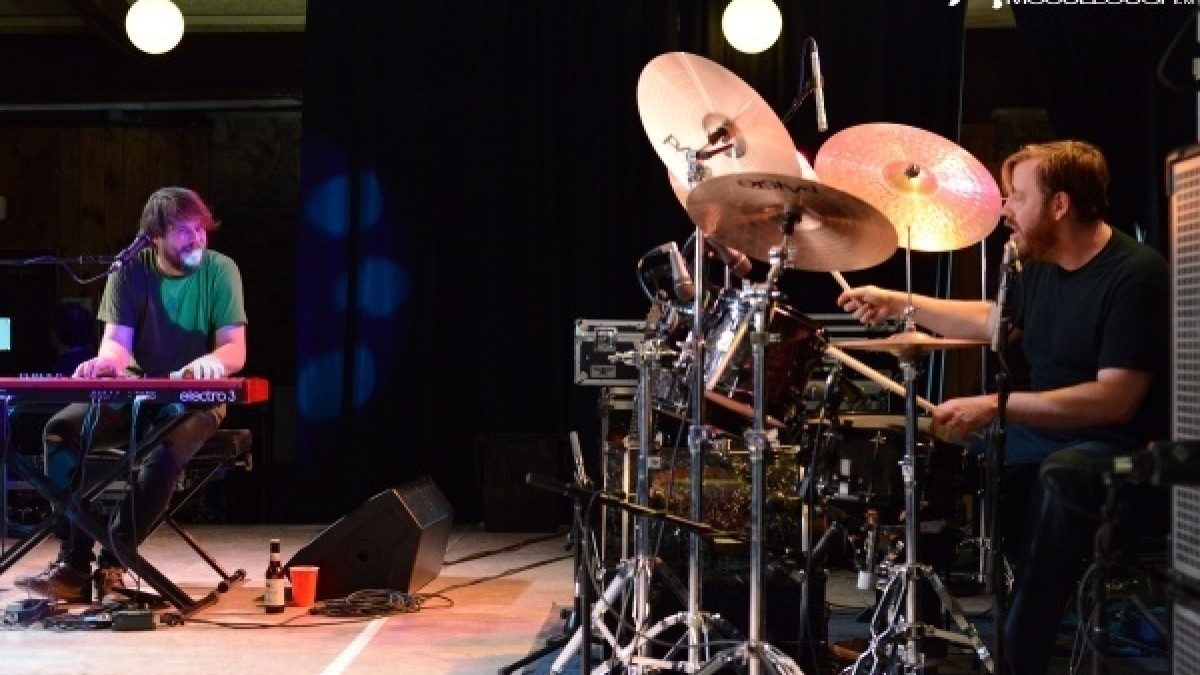 Benevento Russo Duo Perform Surprise Mountain Jam Set