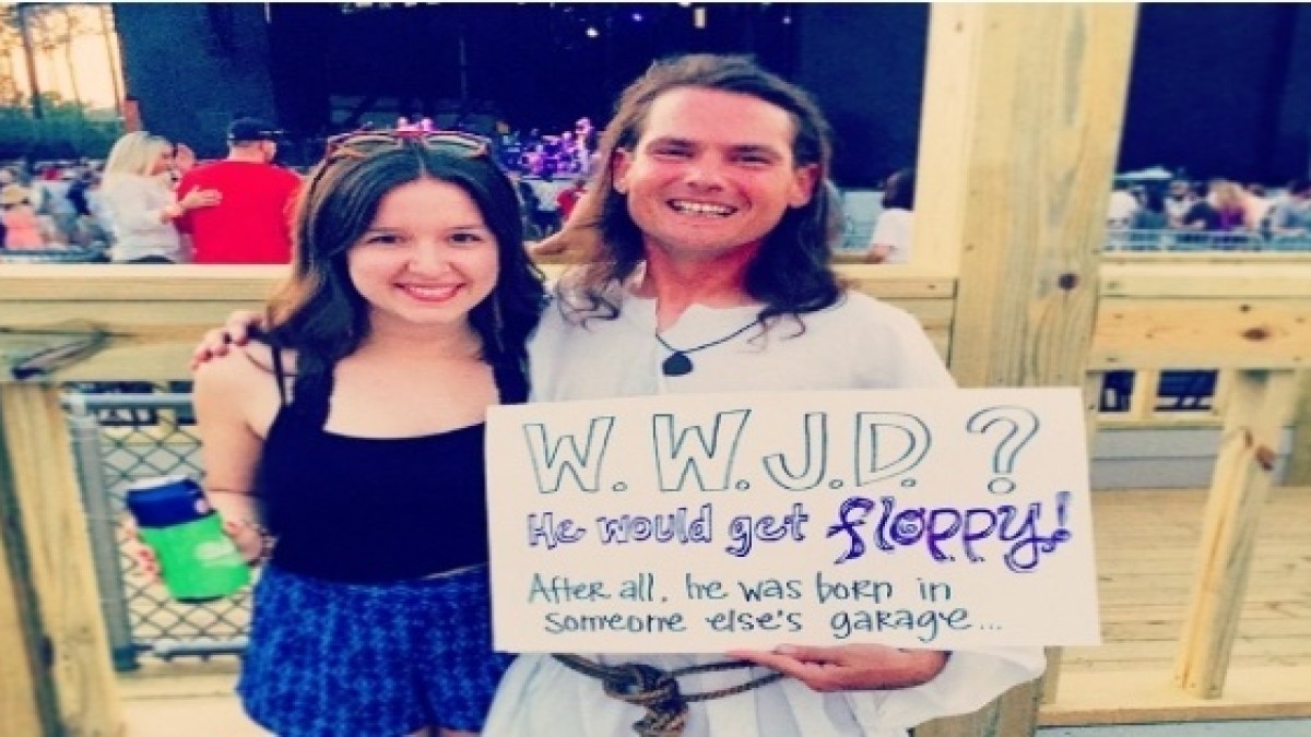 Widespread Panic Welcomes Guests At Floppy Alabama Concert